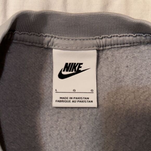 Nike L Gray Duke JUST DO IT logo Campus Collection Fleece Crop Boxy Sweatshirt - Picture 9 of 11